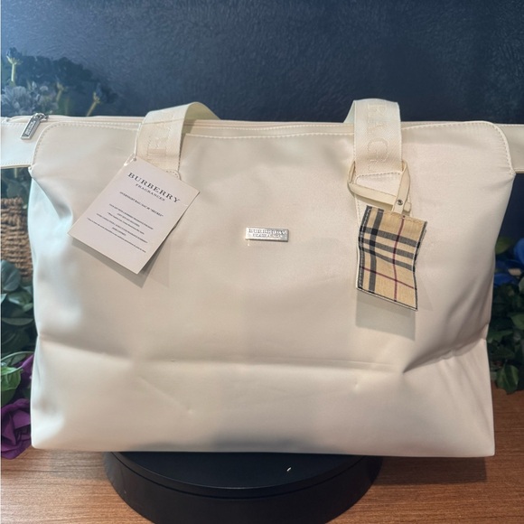 NWT Burberry Fragrances Cream Weekender Tote - Picture 1 of 7